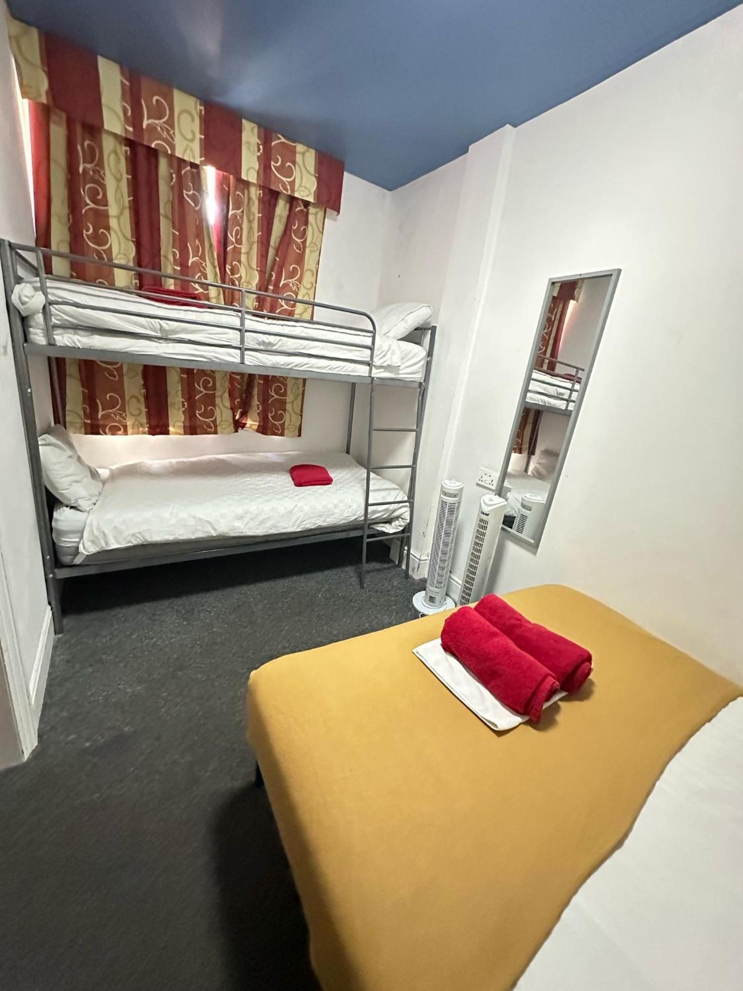 Backpackers Blackpool Hotel & Suites Ngoại thất bức ảnh